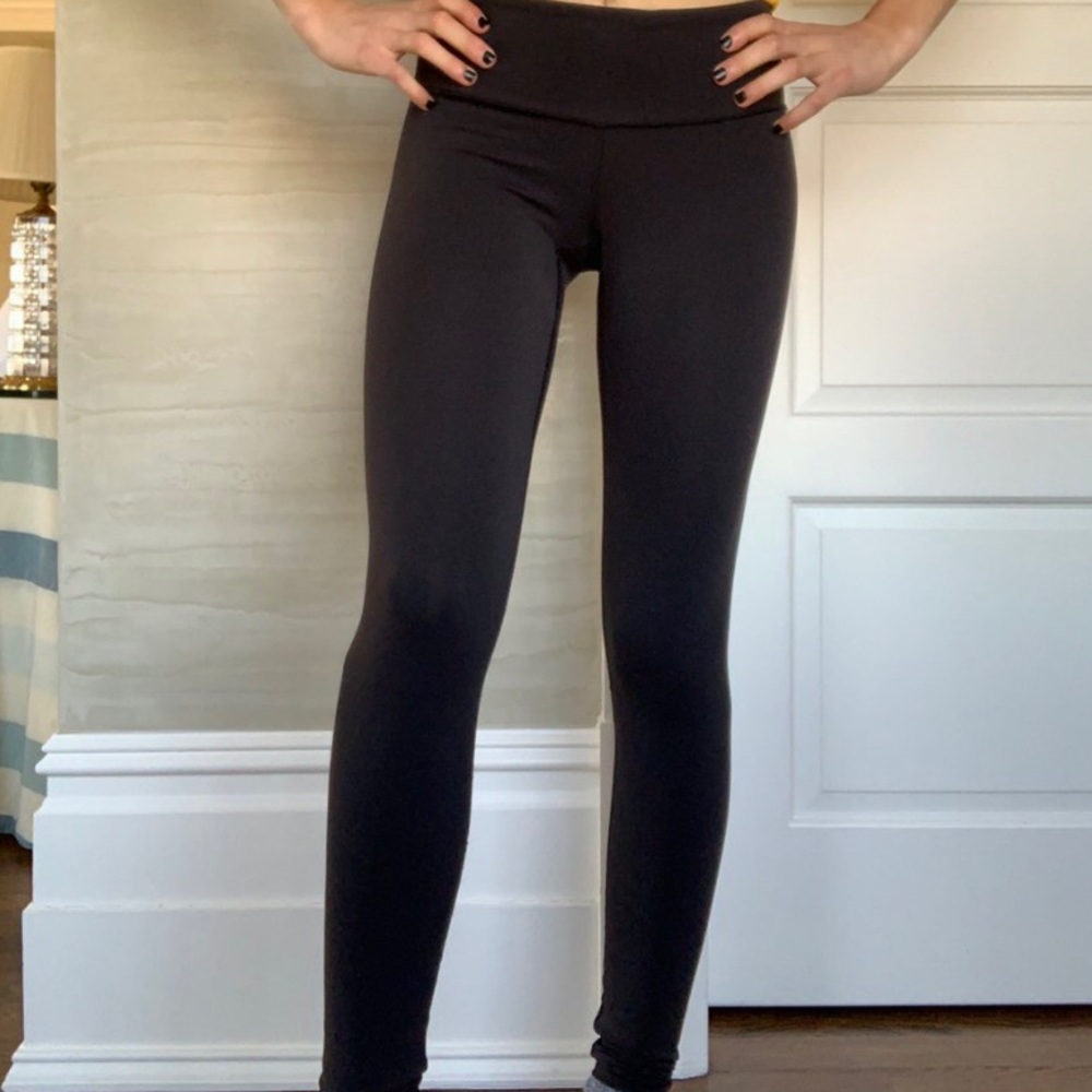 Black full length Lululemon leggings
